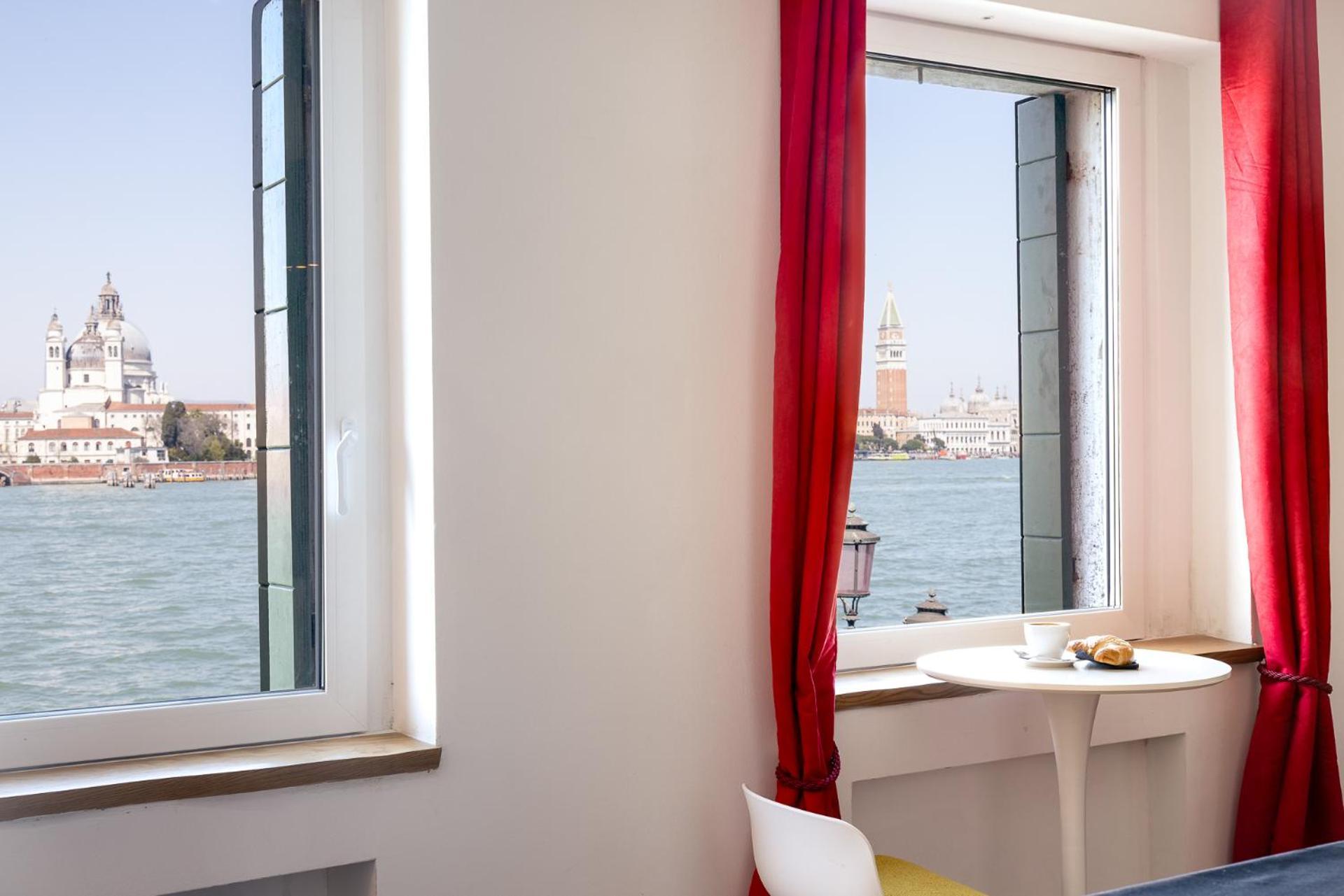 3 Windows On St Mark - Waterfront Apartment Benátky Exteriér fotografie